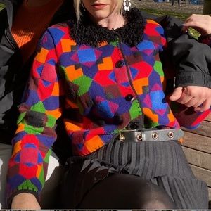 Vintage abstract sweater 🌈